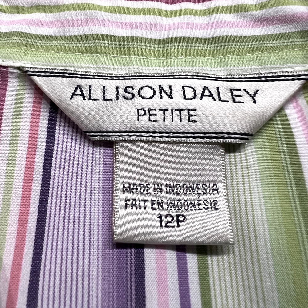 Slimming Vertical Stripe Summer Top  12P - Picture 7 of 9